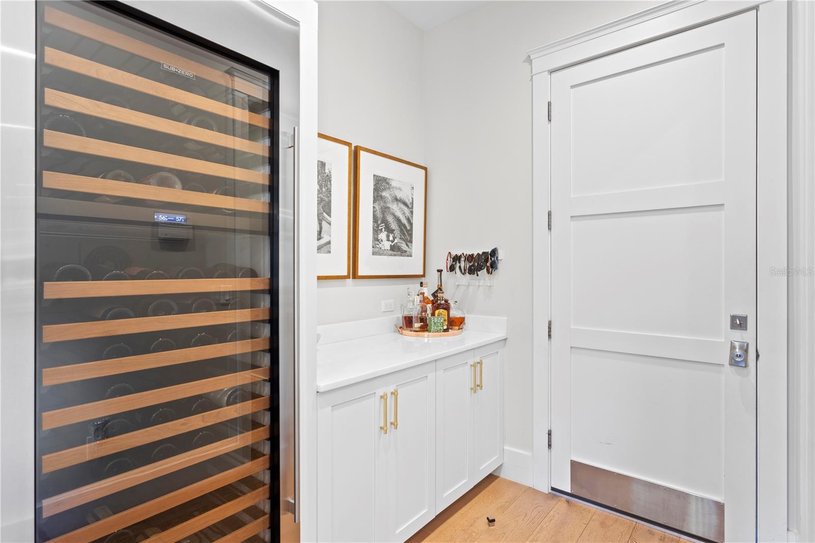 2402 W PARKLAND BLVD, TAMPA, FL, 33609