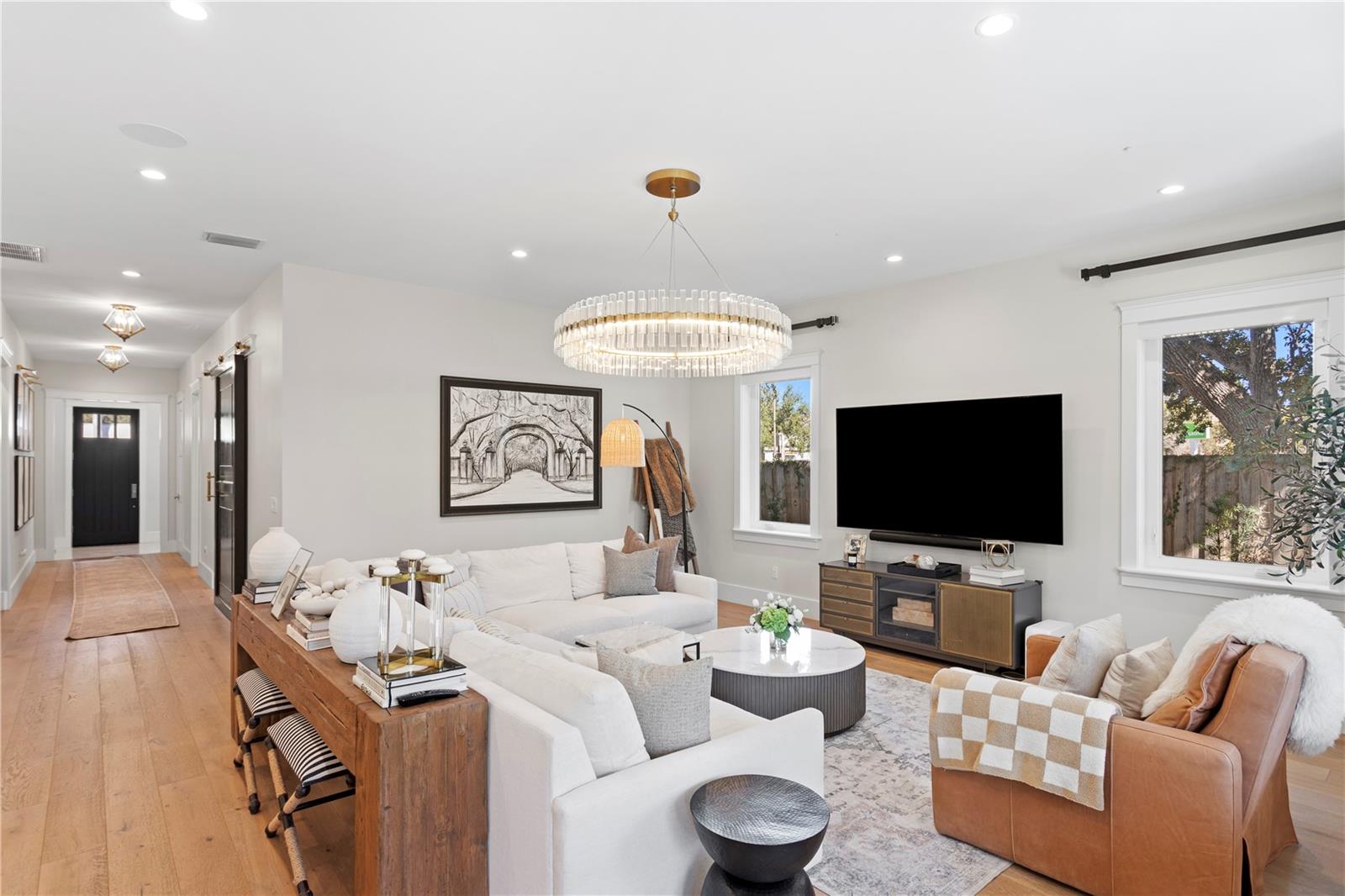 2402 W PARKLAND BLVD, TAMPA, FL, 33609