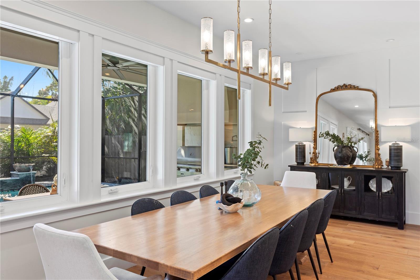 2402 W PARKLAND BLVD, TAMPA, FL, 33609