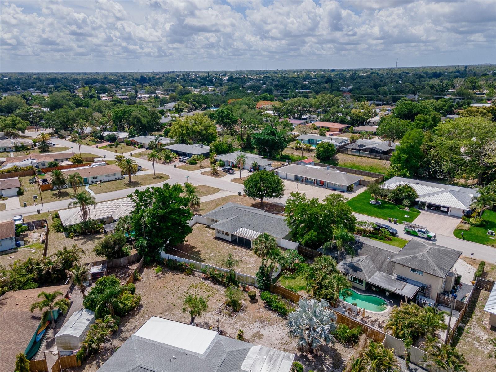 2833 SUNNYSIDE ST, SARASOTA, FL, 34239