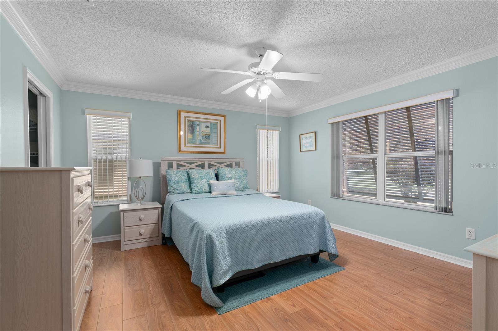 1936 PALO ALTO AVE, LADY LAKE, FL, 32159