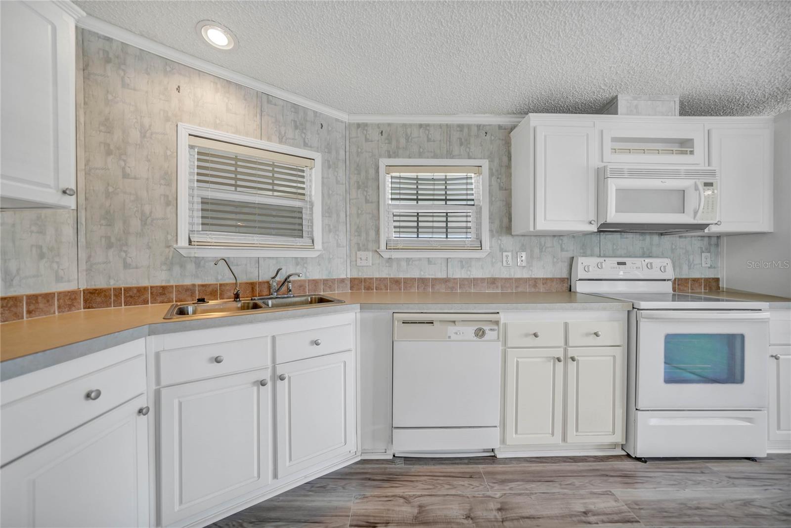 2100 KINGS HWY #206, PORT CHARLOTTE, FL, 33980