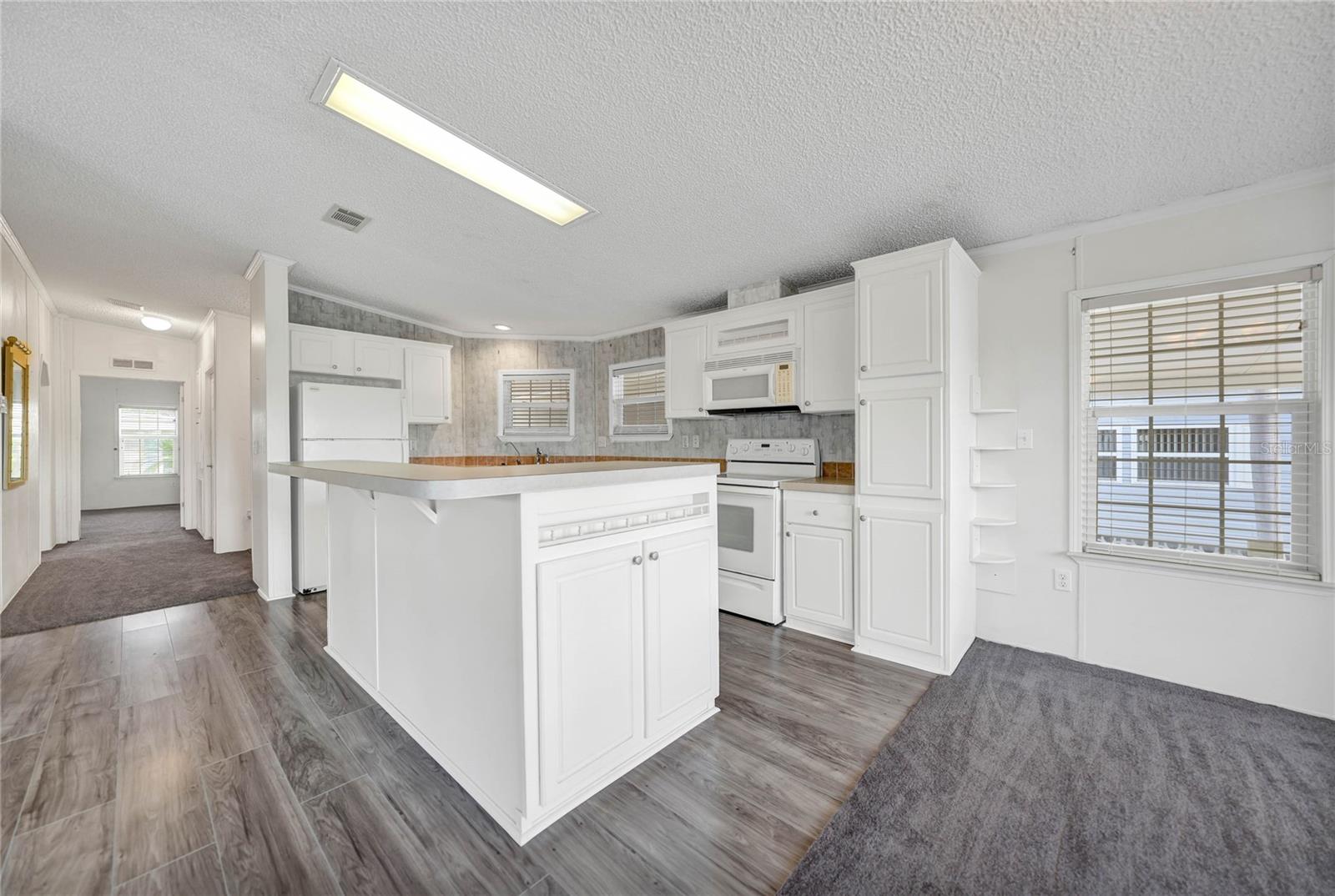 2100 KINGS HWY #206, PORT CHARLOTTE, FL, 33980