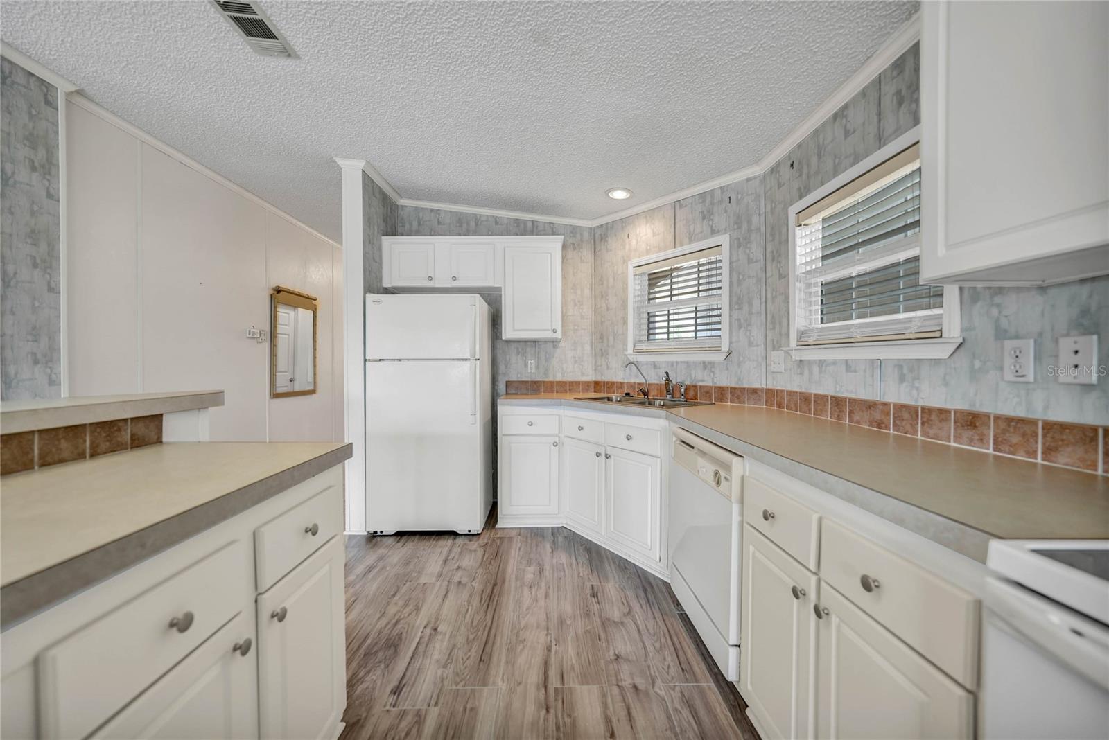 2100 KINGS HWY #206, PORT CHARLOTTE, FL, 33980