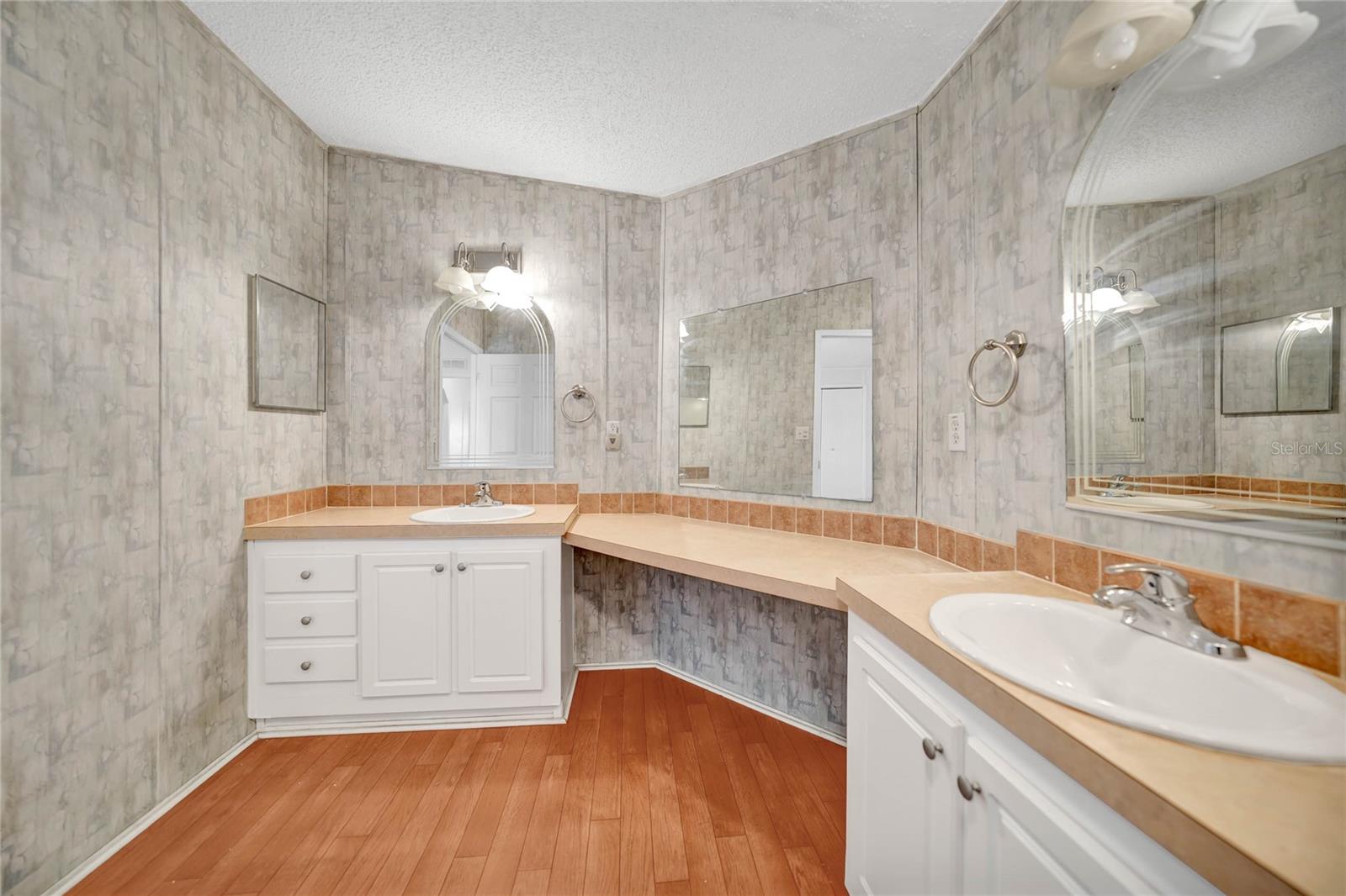 2100 KINGS HWY #206, PORT CHARLOTTE, FL, 33980