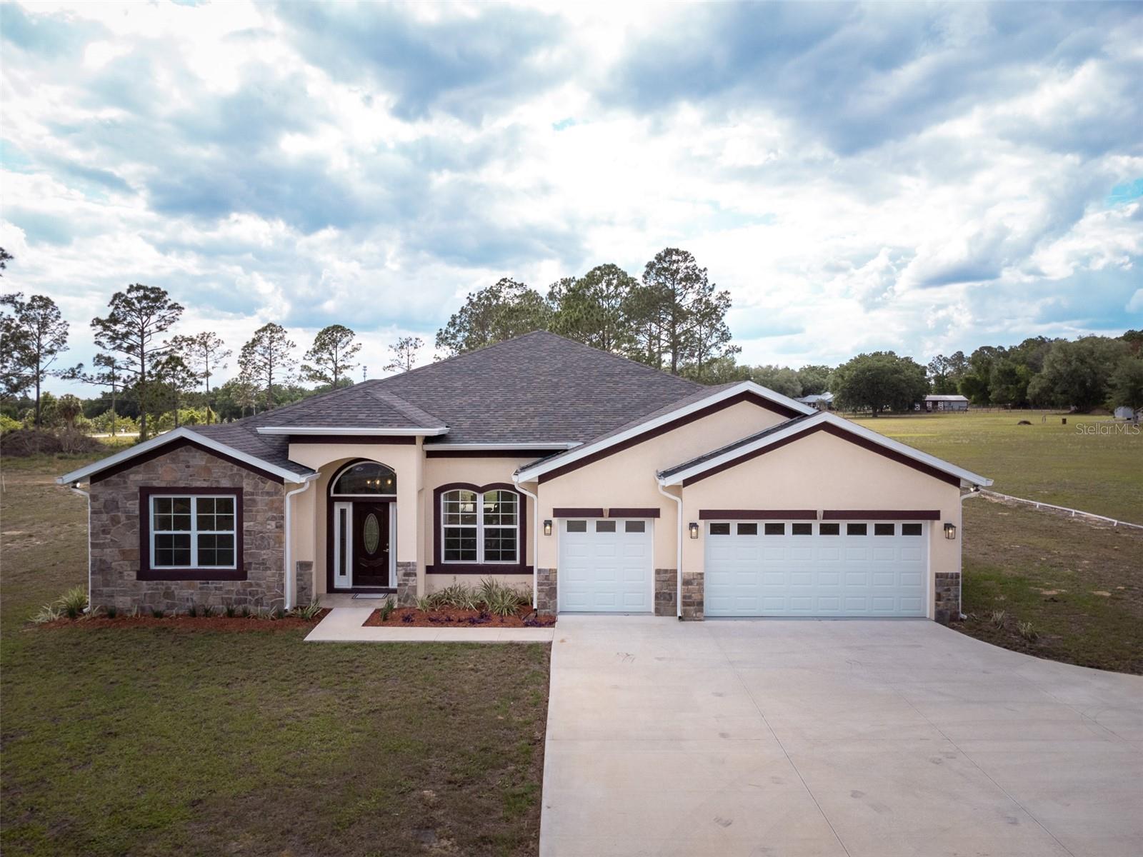 41289 COUNTY ROAD 452, LEESBURG, FL, 34788