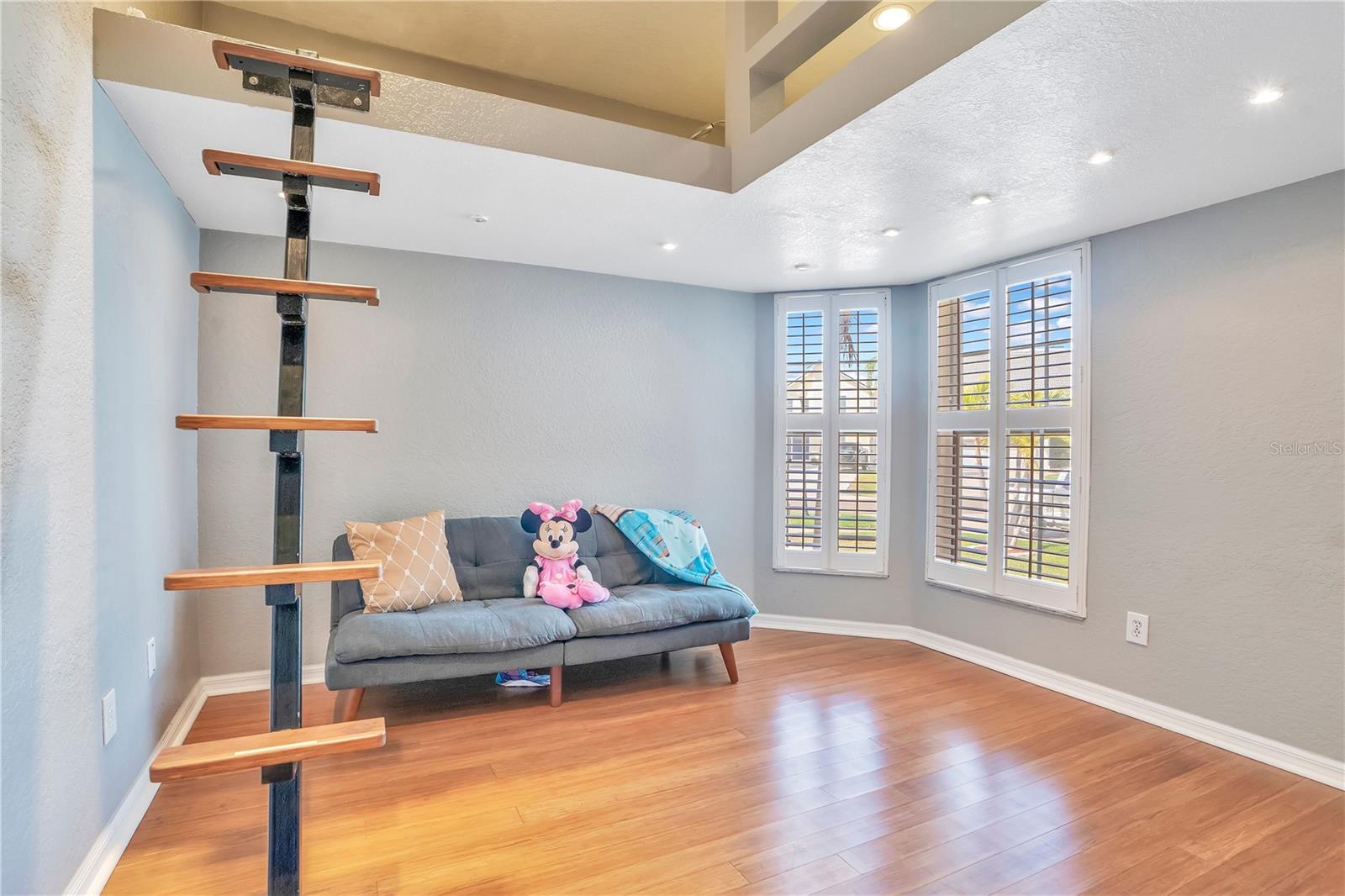 934 SYMPHONY ISLES BLVD, APOLLO BEACH, FL, 33572