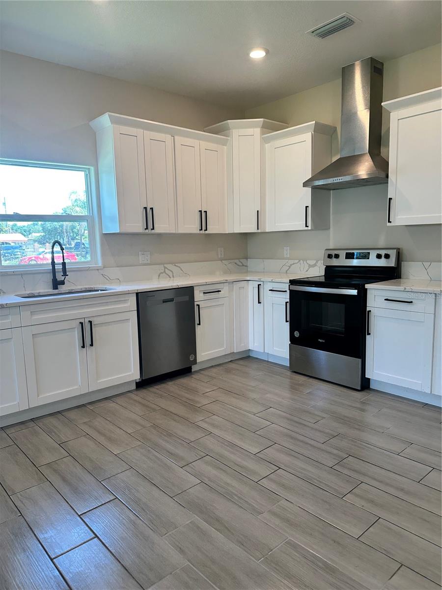 1404 LOWRY AVE E, HAINES CITY, FL, 33844