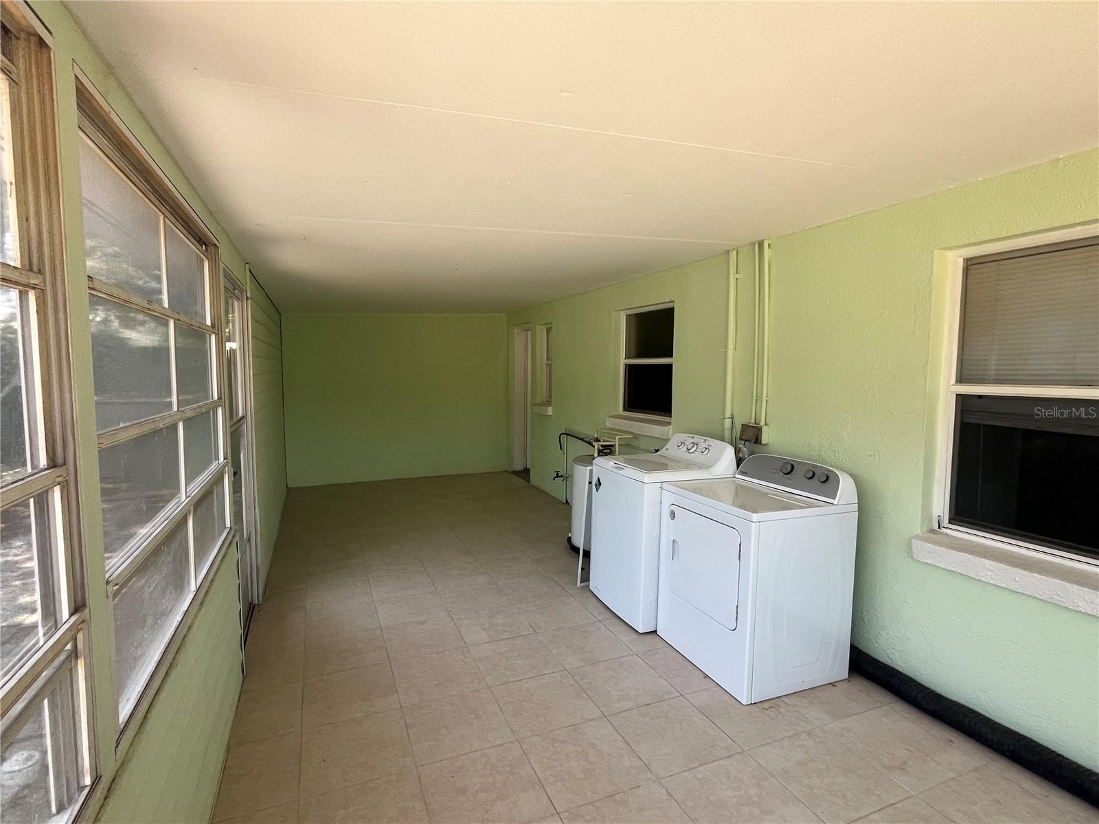 10825 NAVAJO DR, ST PETERSBURG, FL, 33708