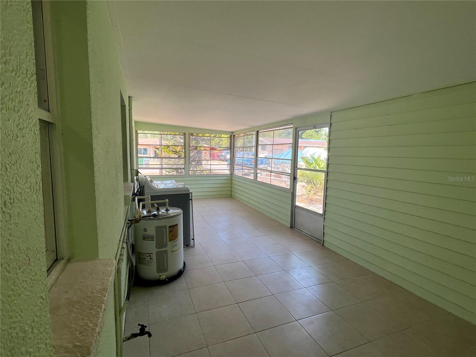 10825 NAVAJO DR, ST PETERSBURG, FL, 33708