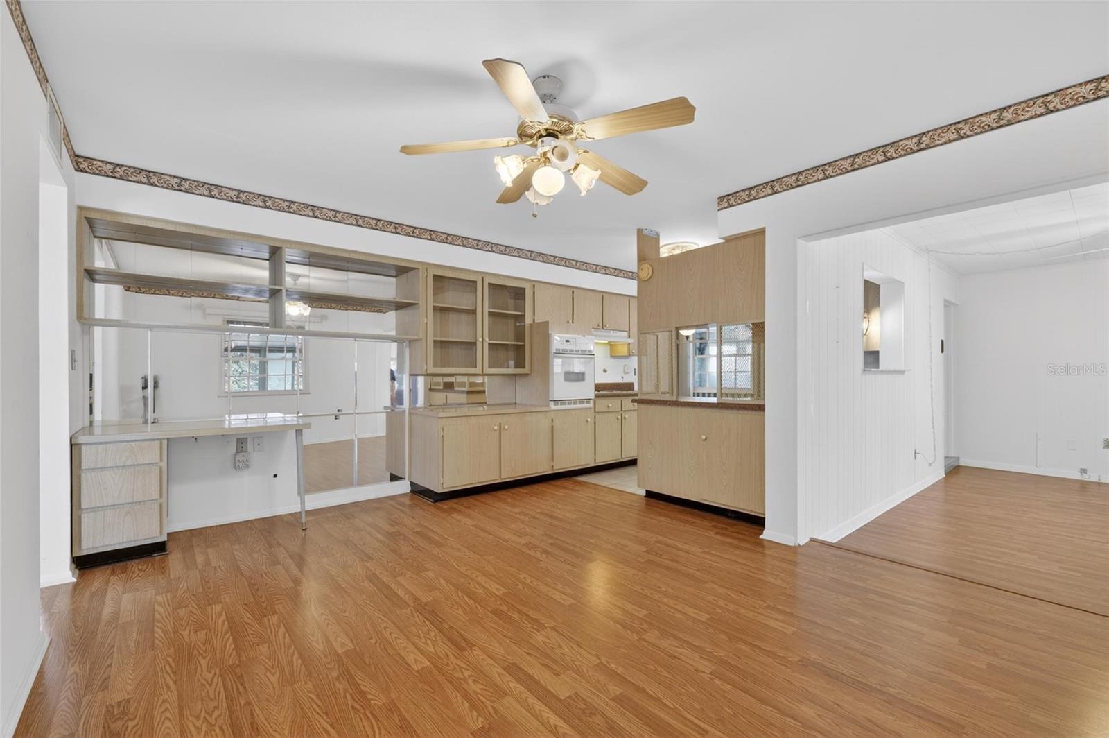 1210 VALLEY FORGE BLVD #9, SUN CITY CENTER, FL, 33573