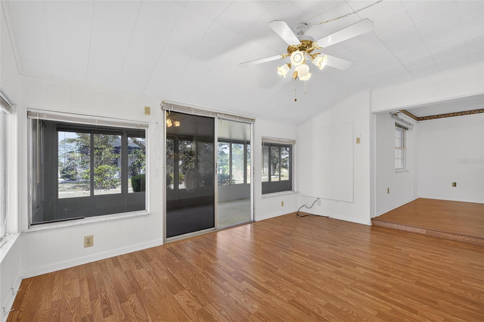 1210 VALLEY FORGE BLVD #9, SUN CITY CENTER, FL, 33573