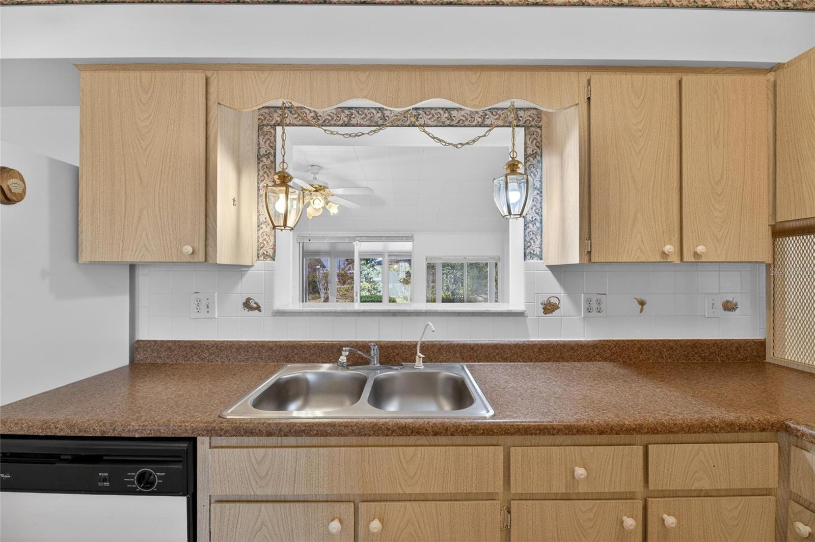 1210 VALLEY FORGE BLVD #9, SUN CITY CENTER, FL, 33573