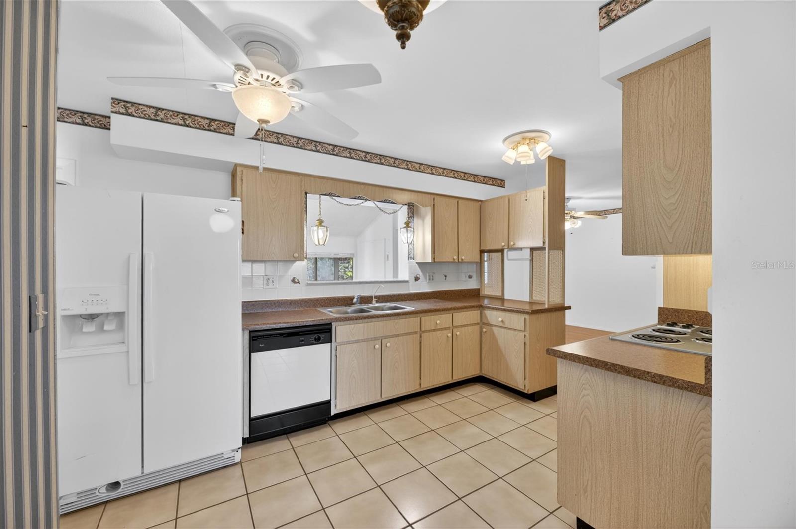 1210 VALLEY FORGE BLVD #9, SUN CITY CENTER, FL, 33573