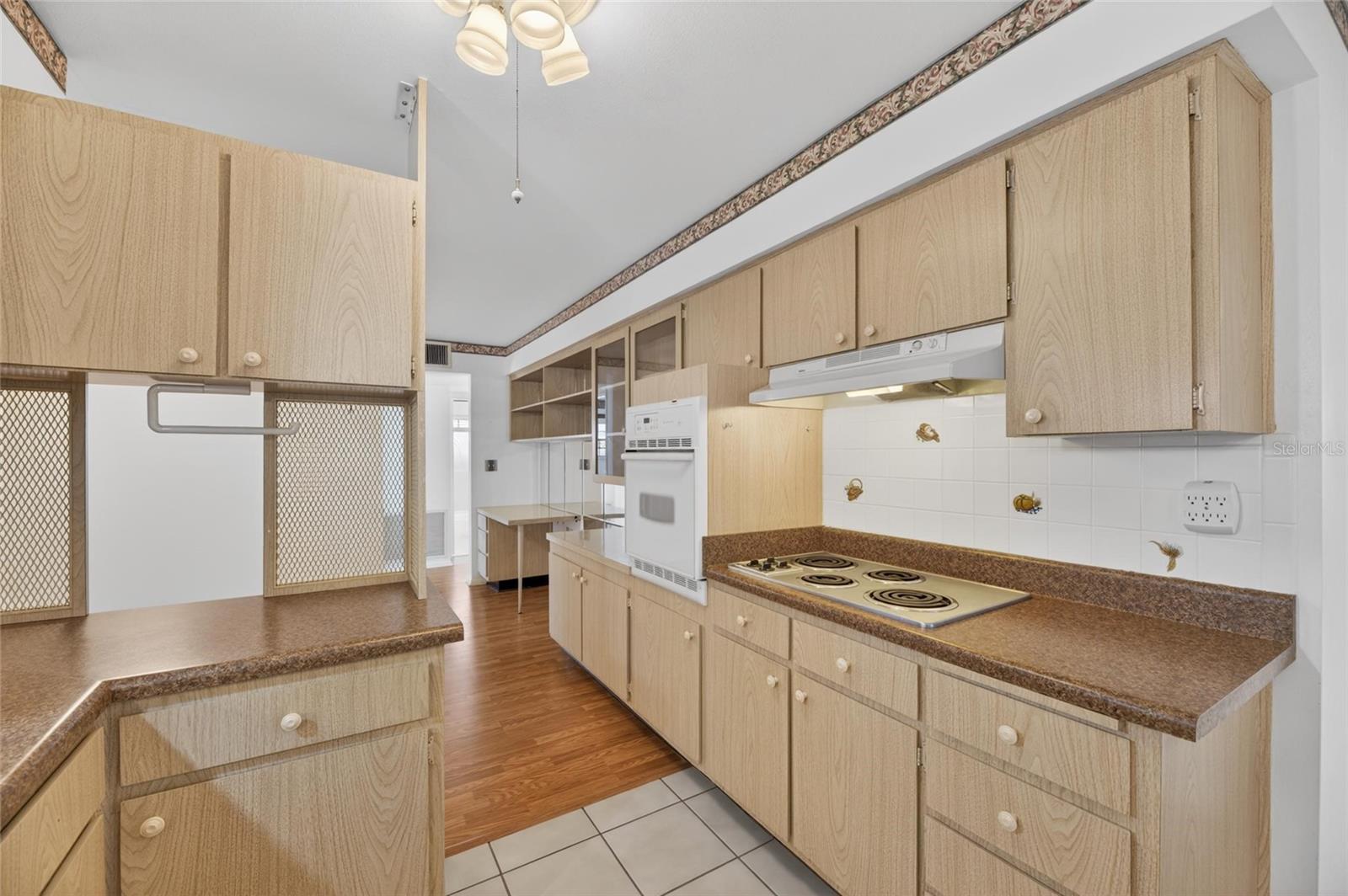 1210 VALLEY FORGE BLVD #9, SUN CITY CENTER, FL, 33573