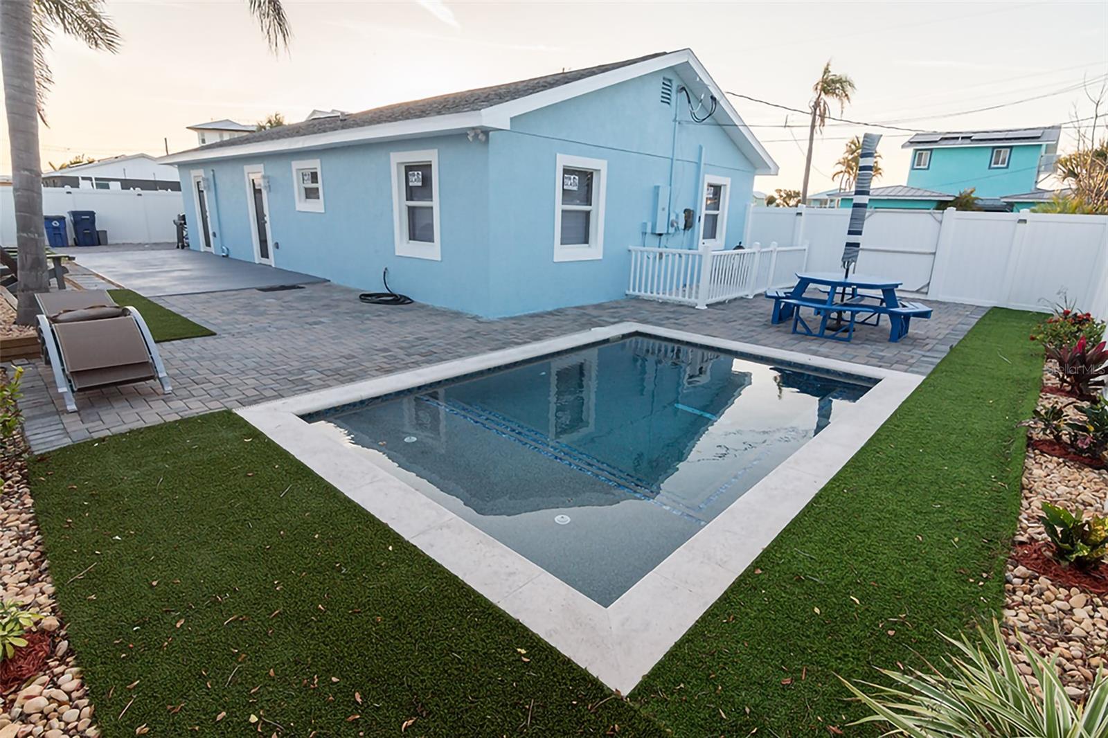 352 144TH AVE, MADEIRA BEACH, FL, 33708