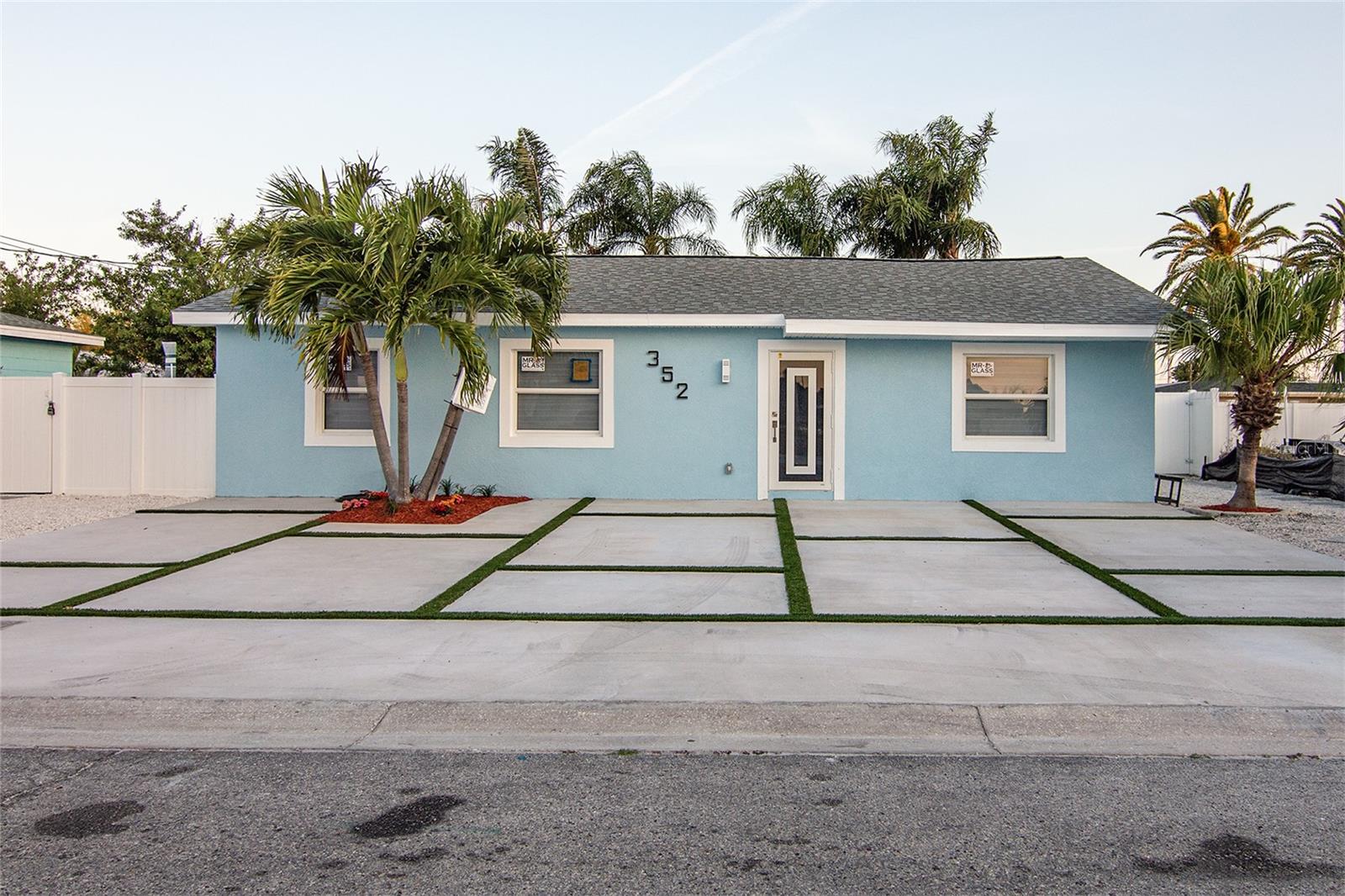 352 144TH AVE, MADEIRA BEACH, FL, 33708