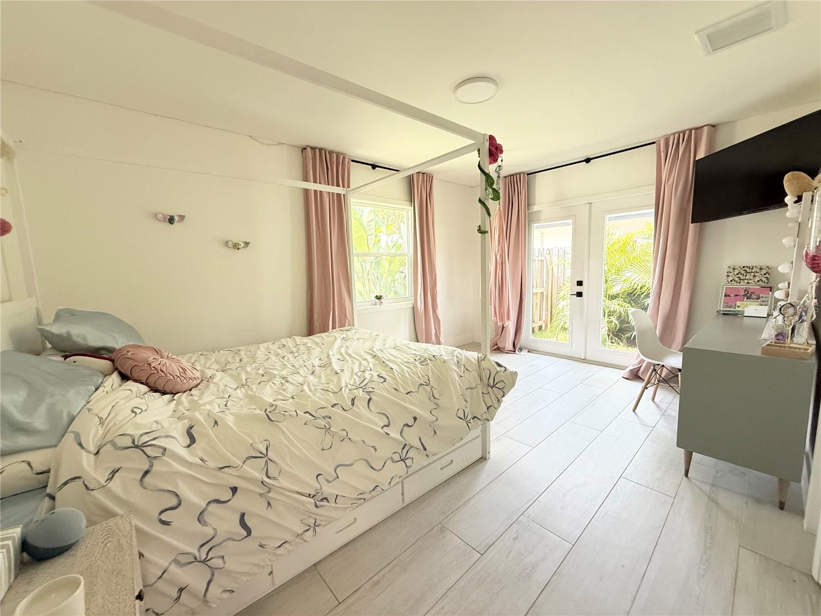 797 45TH AVE NE, ST PETERSBURG, FL, 33703