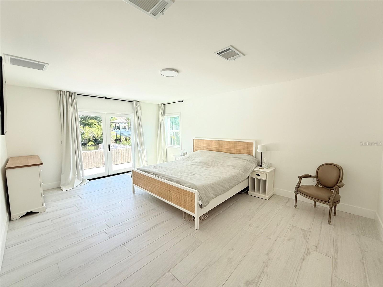 797 45TH AVE NE, ST PETERSBURG, FL, 33703