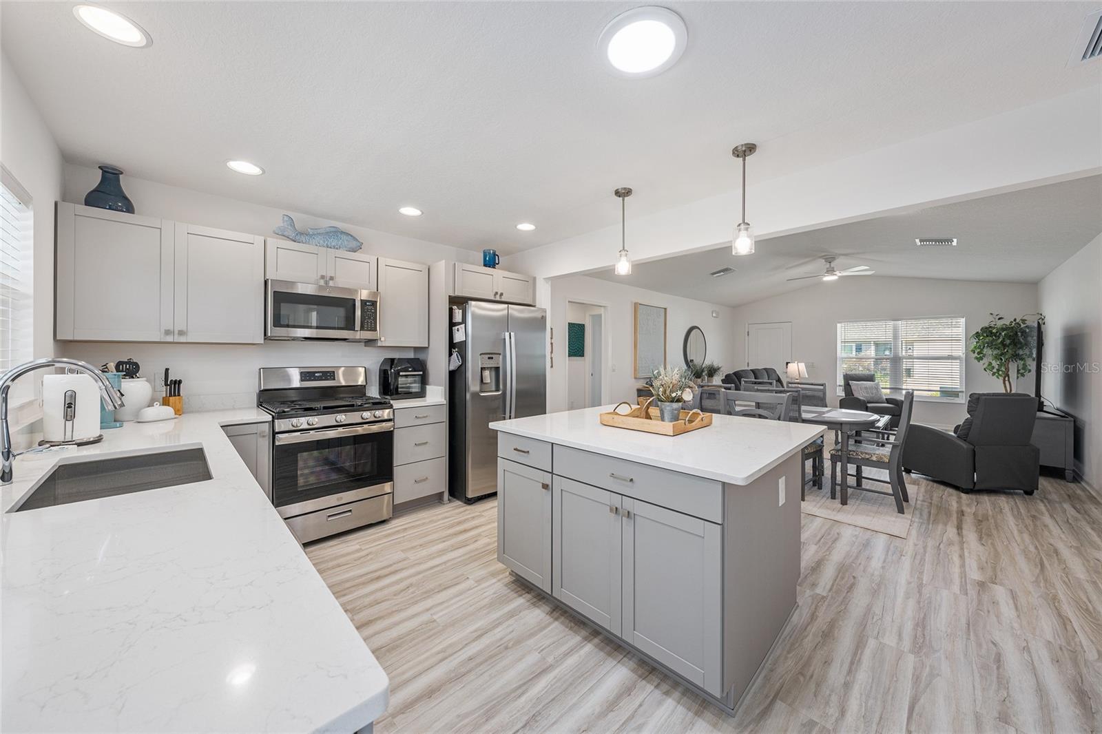 7950 JEFF ANDERSON WAY, THE VILLAGES, FL, 34762