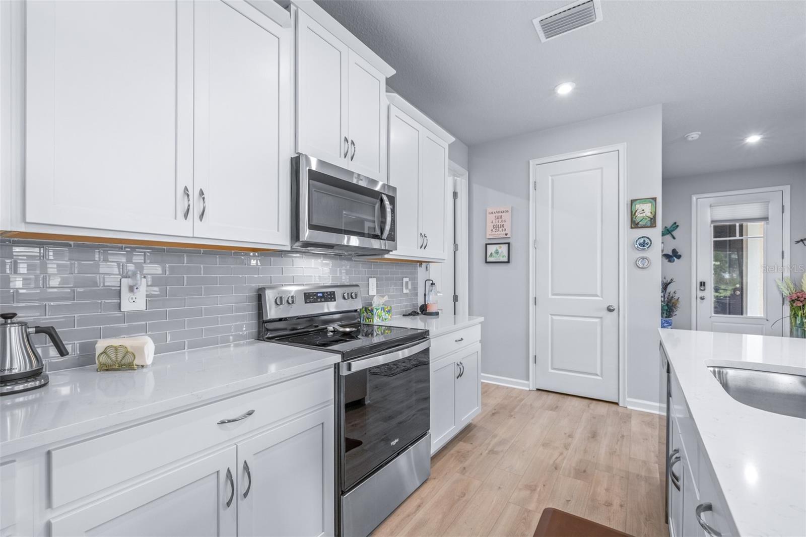 6131 TIMBERDALE AVE, WESLEY CHAPEL, FL, 33545