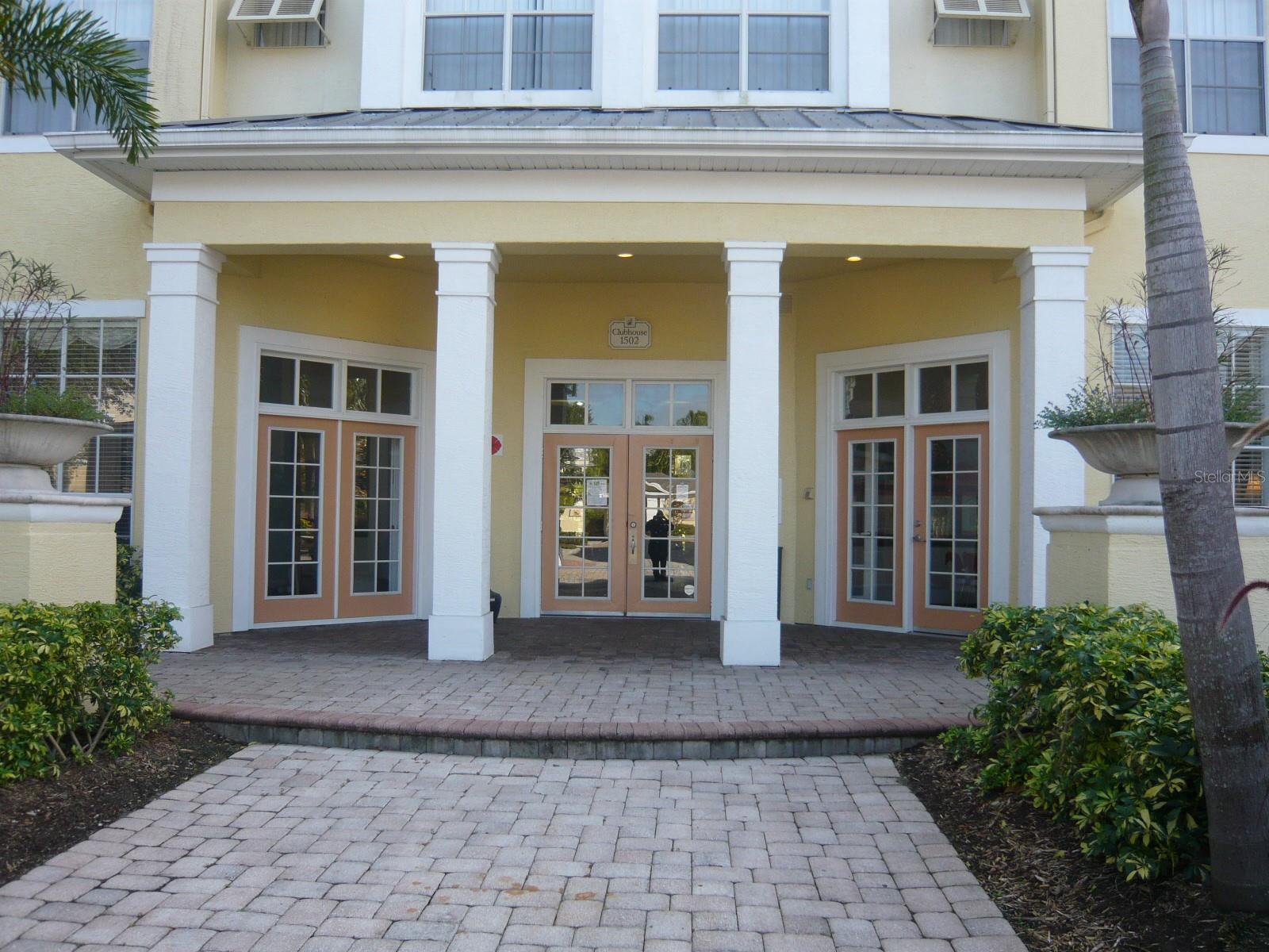 1302 HIGH HAMMOCK DR #105, TAMPA, FL, 33619