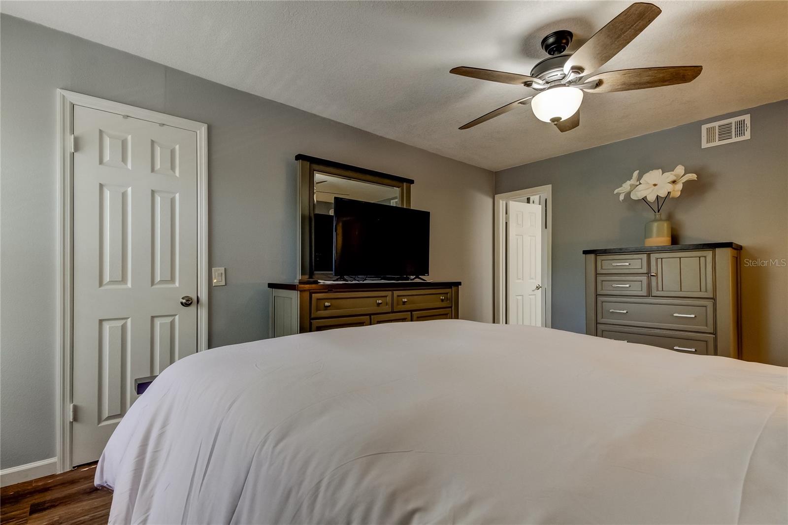 2400 FEATHER SOUND DR #1228, CLEARWATER, FL, 33762