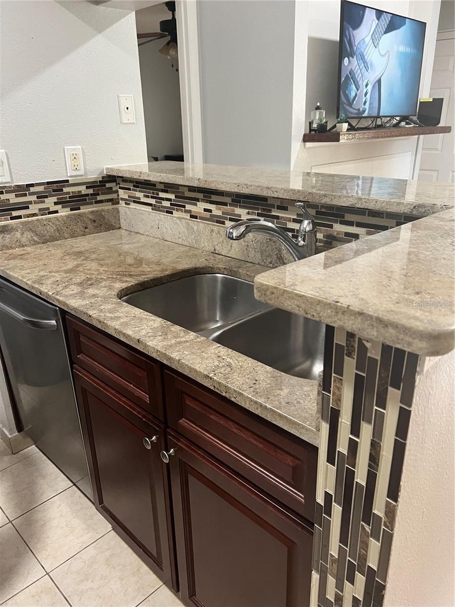 8643 MALLARD RESERVE DR #202, TAMPA, FL, 33614