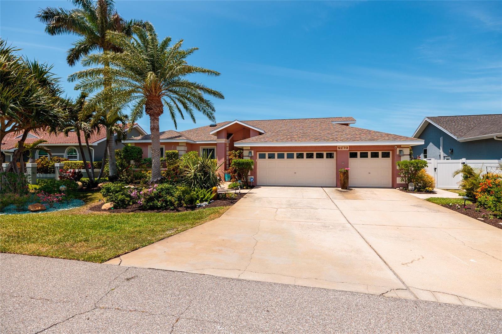 742 MONTE CRISTO BLVD, TIERRA VERDE, FL, 33715