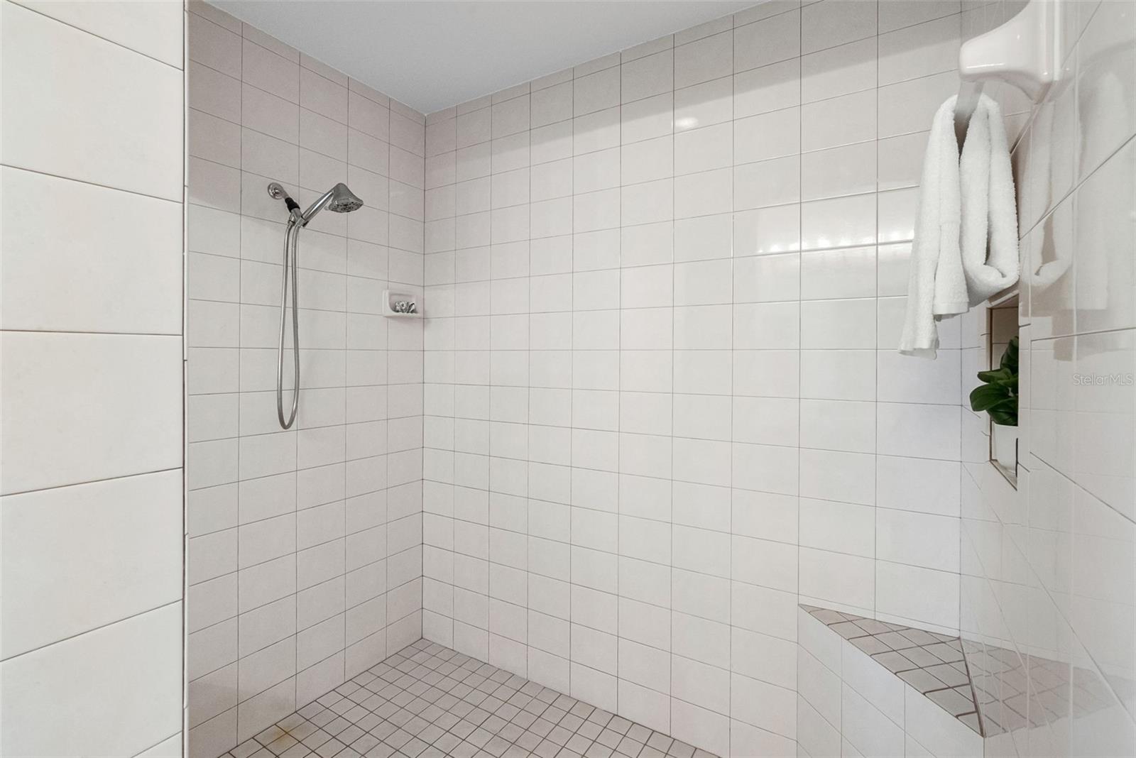 304 LAKE KELL CT, LUTZ, FL, 33549