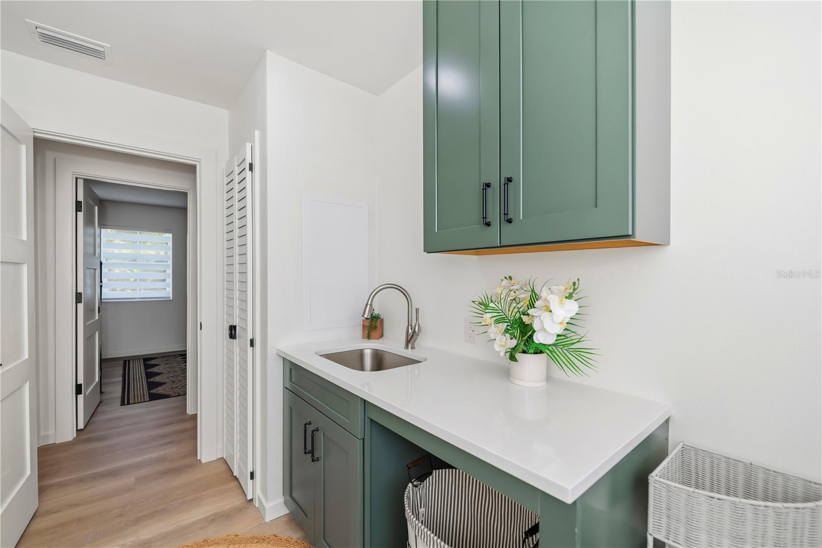 3404 LAKE VIEW BLVD, PORT CHARLOTTE, FL, 33948