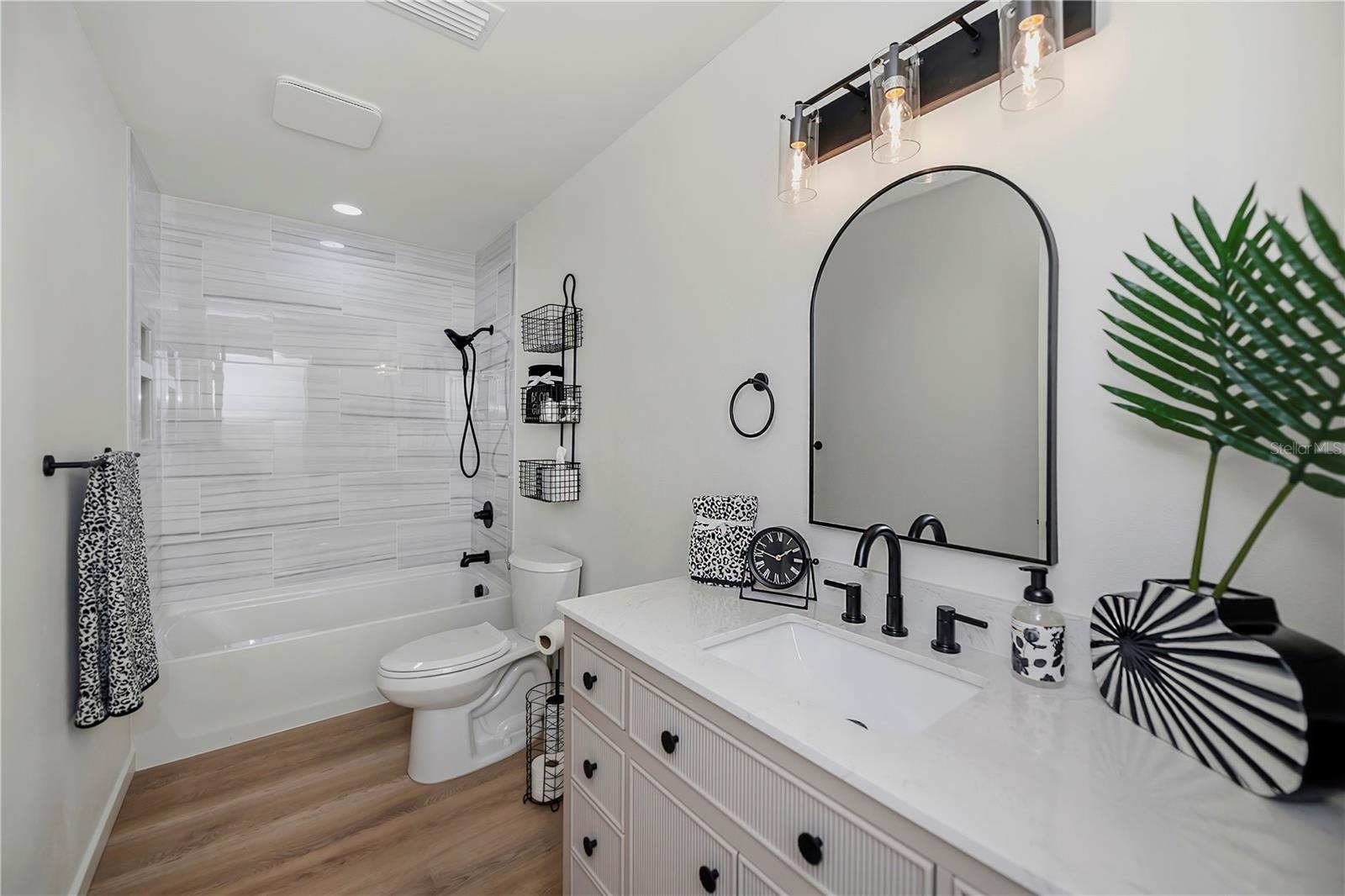 3404 LAKE VIEW BLVD, PORT CHARLOTTE, FL, 33948