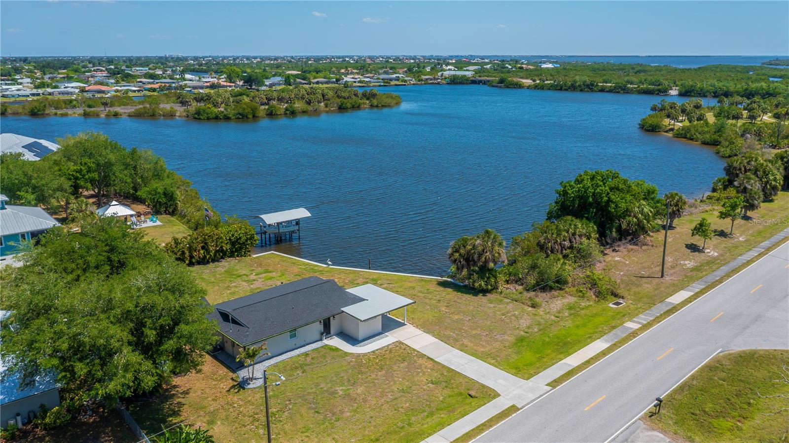 3404 LAKE VIEW BLVD, PORT CHARLOTTE, FL, 33948