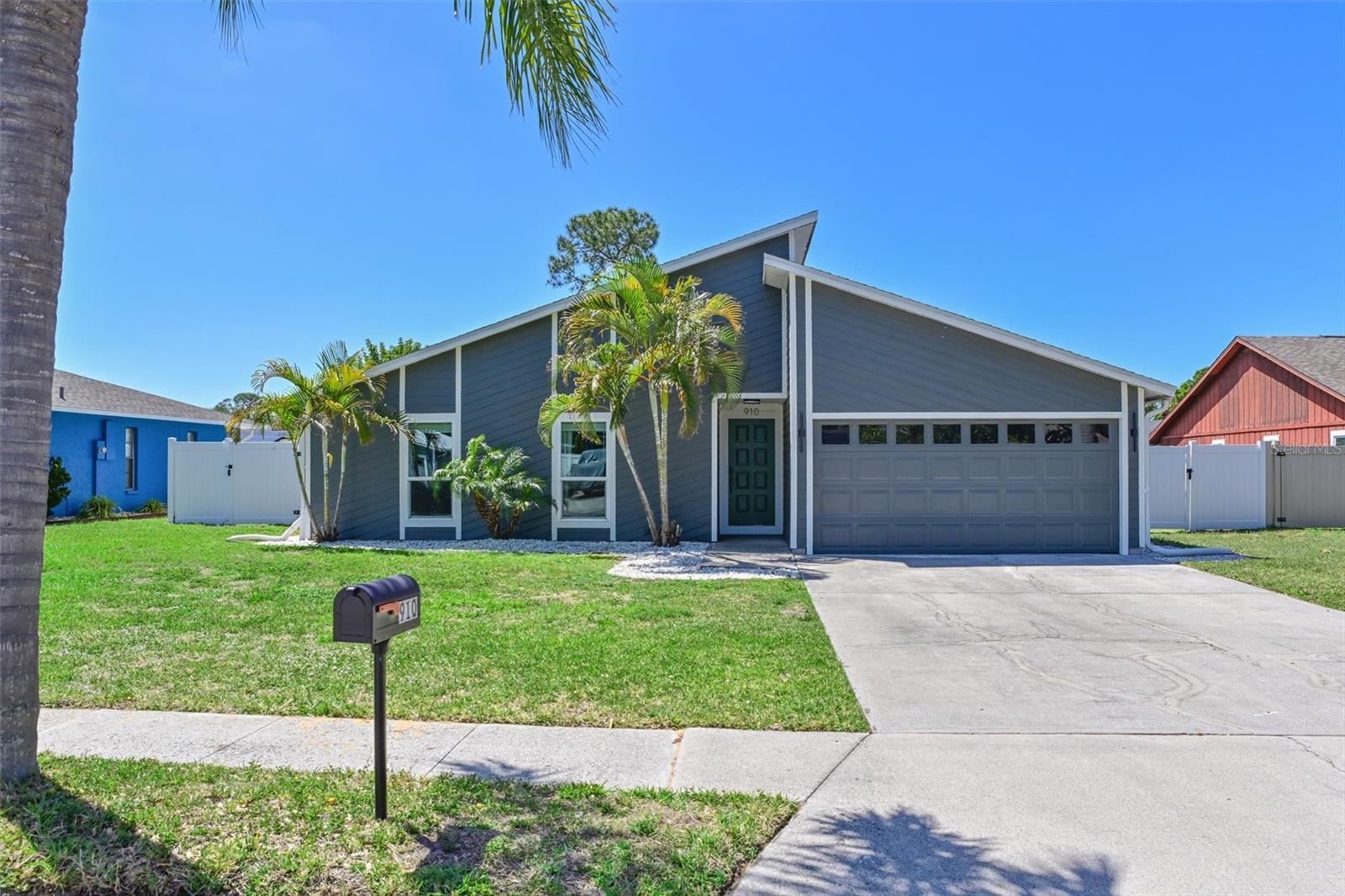 910 PLUM TREE LN, SARASOTA, FL, 34243