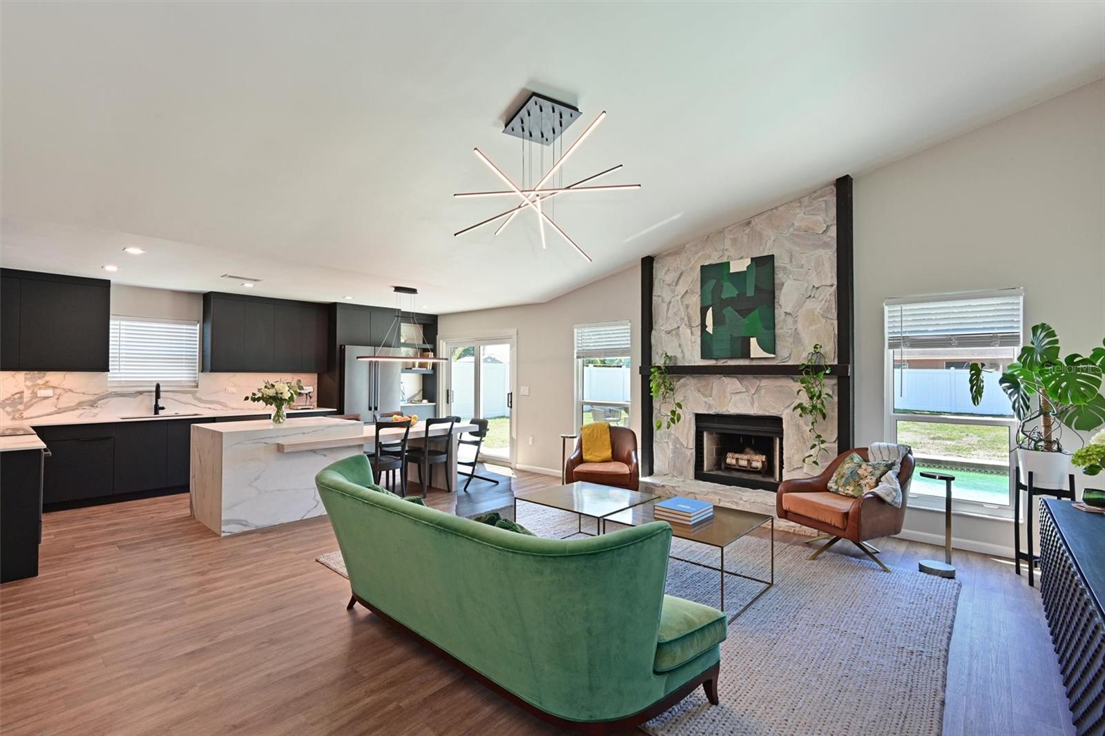 910 PLUM TREE LN, SARASOTA, FL, 34243