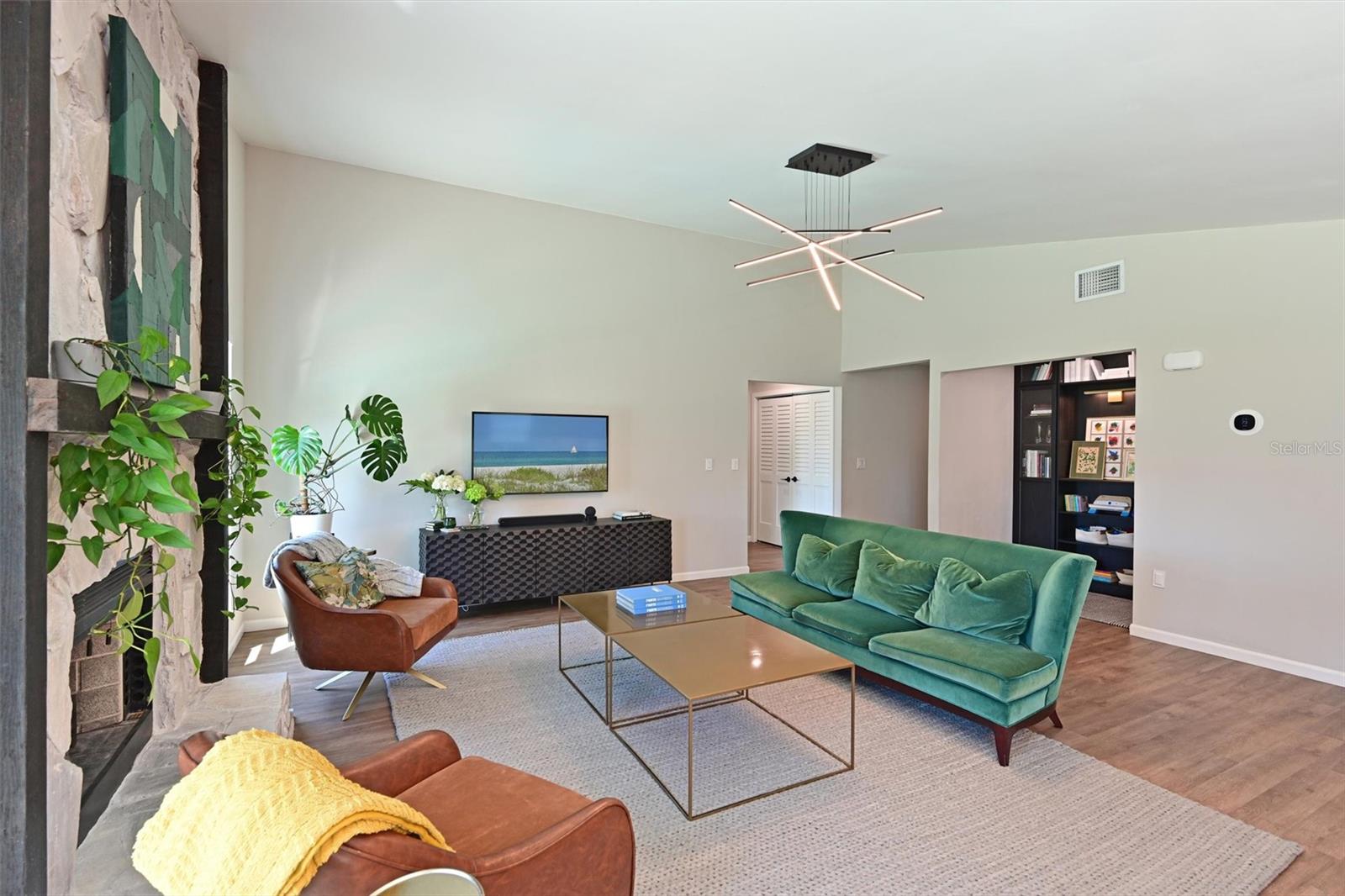 910 PLUM TREE LN, SARASOTA, FL, 34243