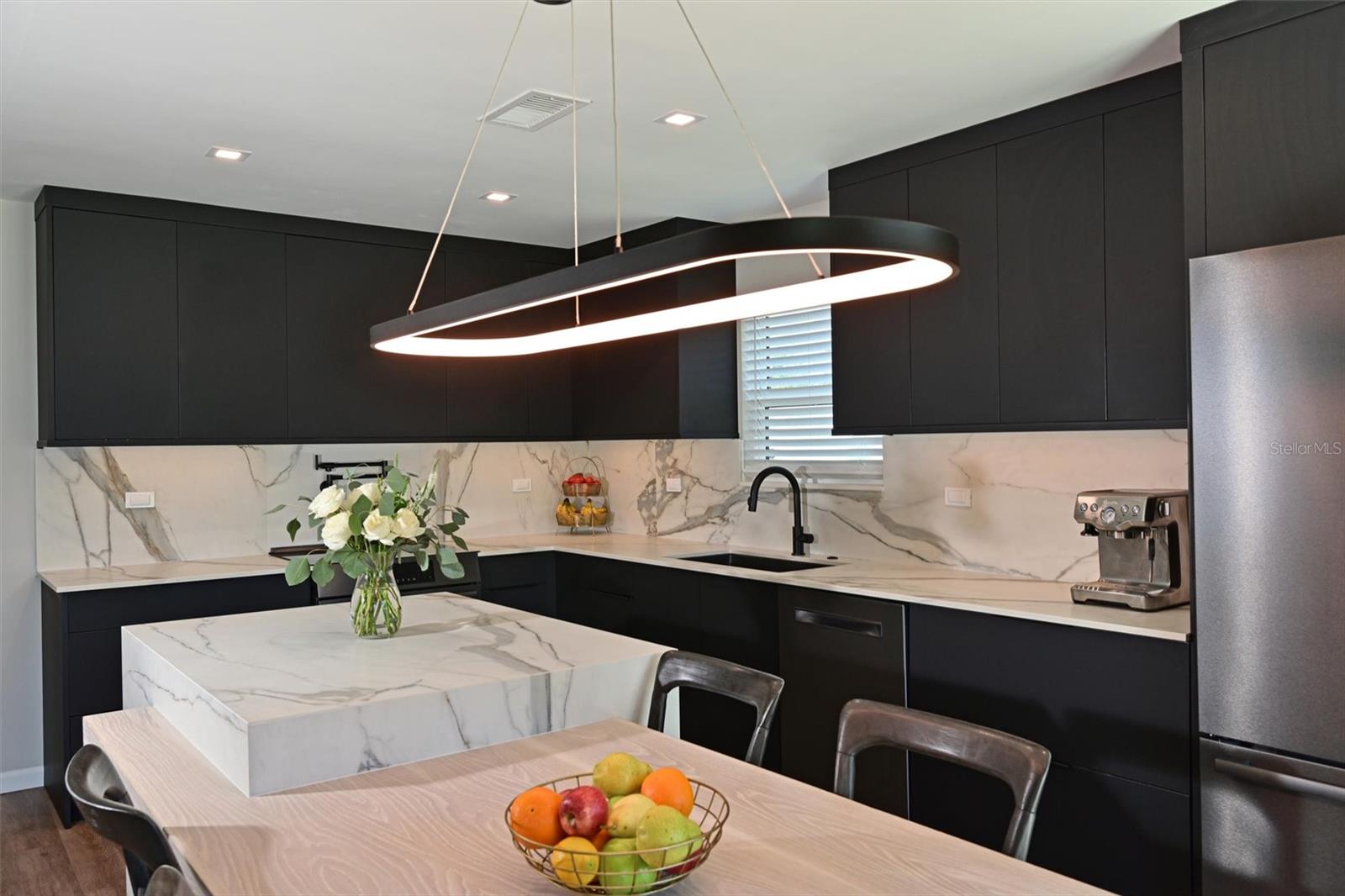 910 PLUM TREE LN, SARASOTA, FL, 34243