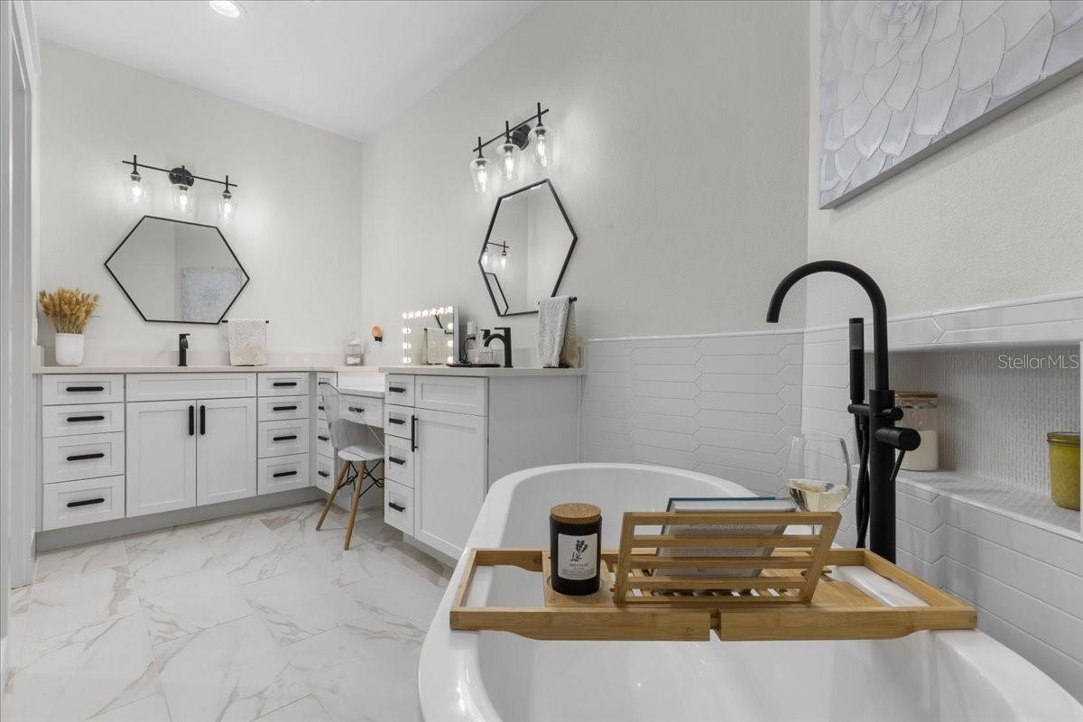 9061 KATHERINE WAY, FANNING SPRINGS, FL, 32693