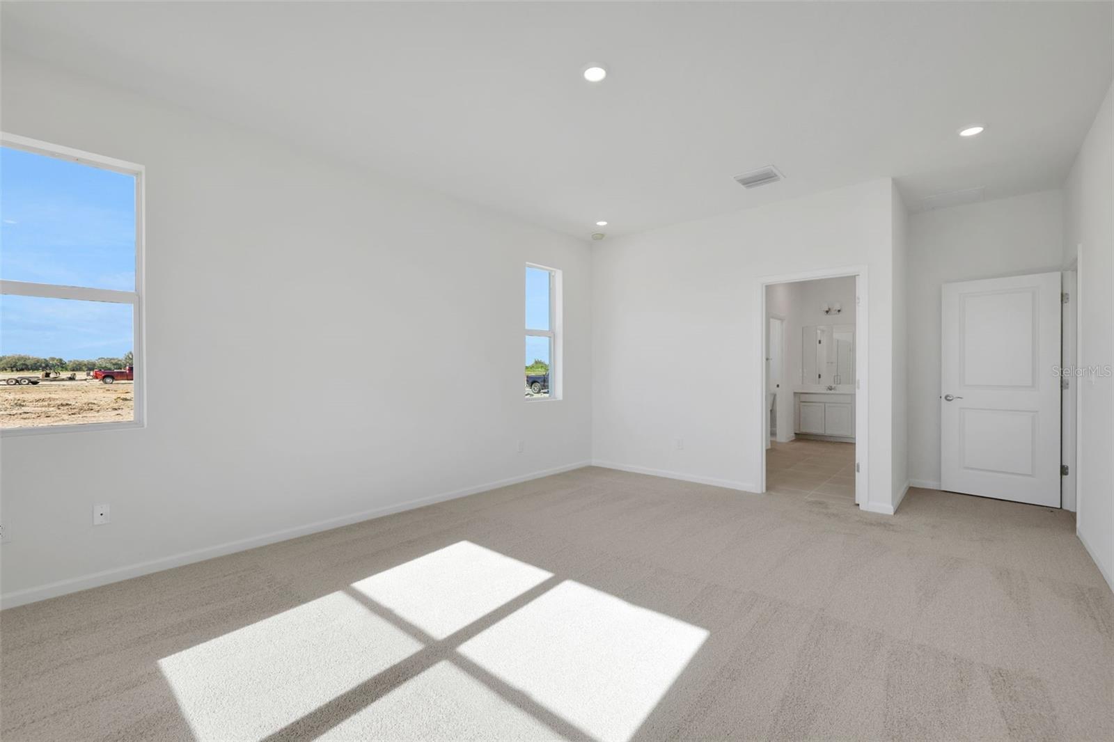 10693 NW SUNCREST LOOP, PORT ST LUCIE, FL, 34987