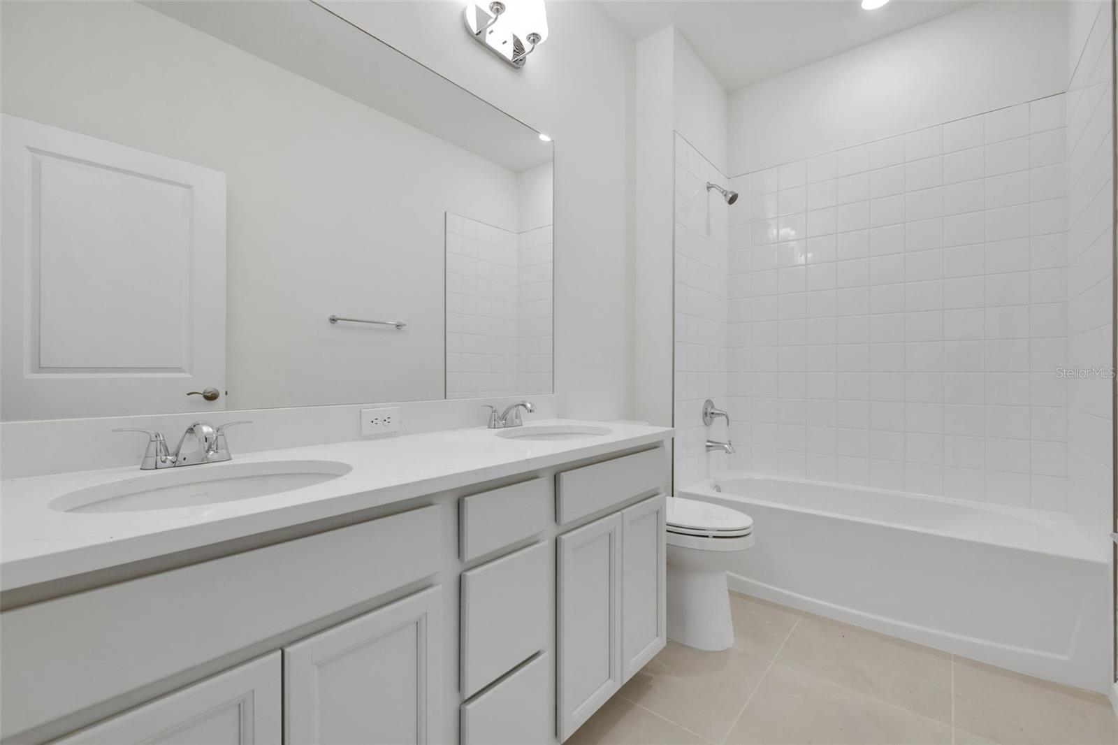 10693 NW SUNCREST LOOP, PORT ST LUCIE, FL, 34987