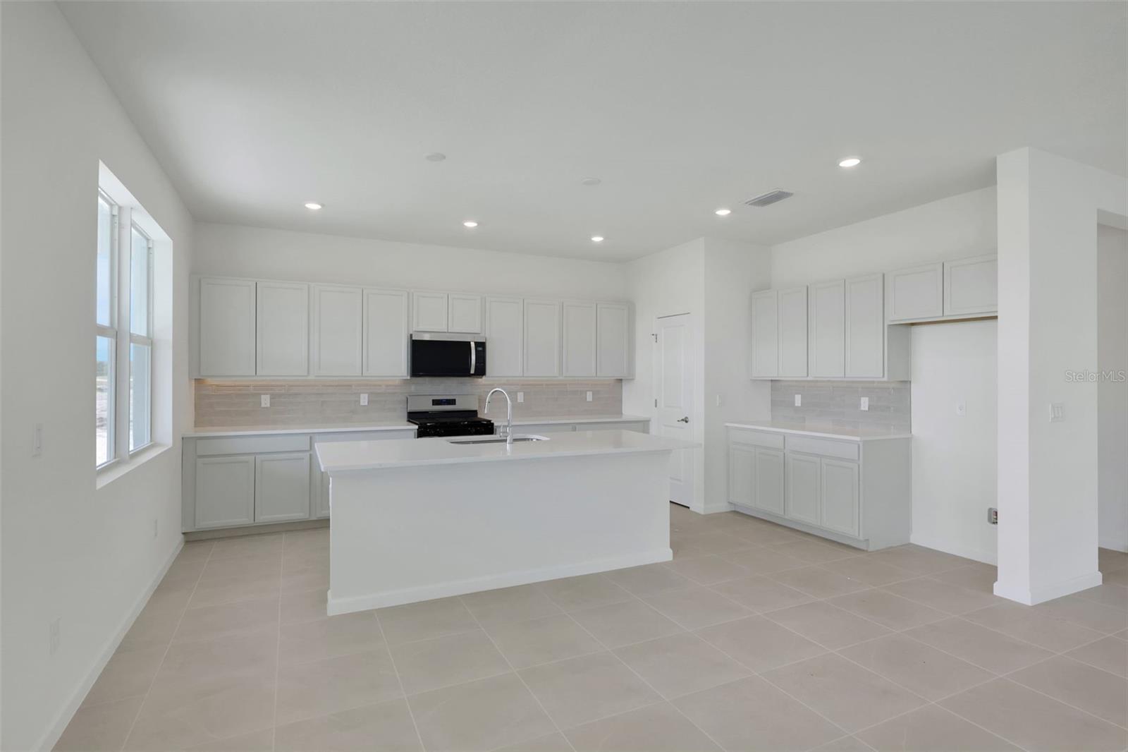 10693 NW SUNCREST LOOP, PORT ST LUCIE, FL, 34987