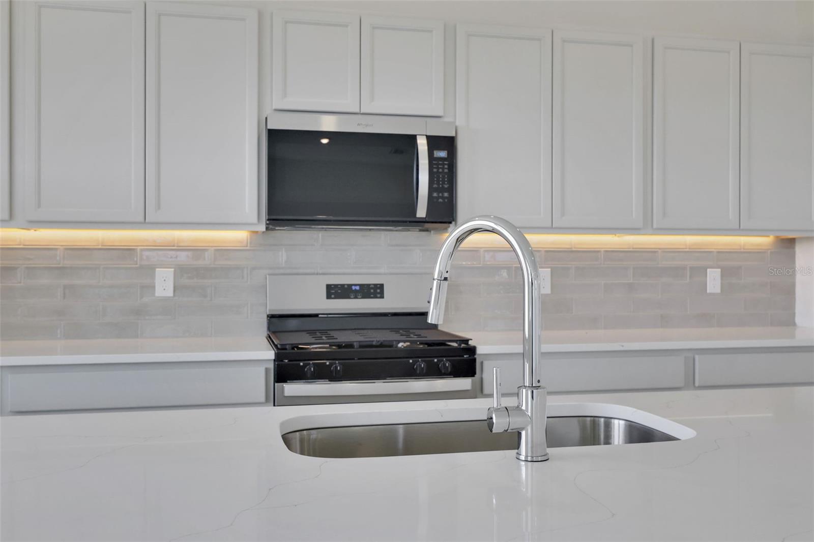 10693 NW SUNCREST LOOP, PORT ST LUCIE, FL, 34987