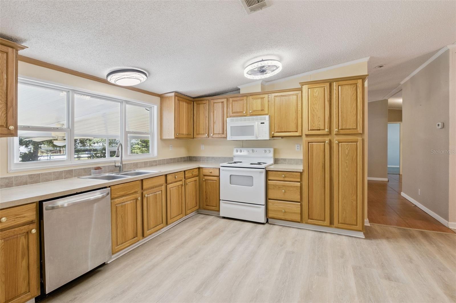 575 LINDSEY DR, LAKELAND, FL, 33809