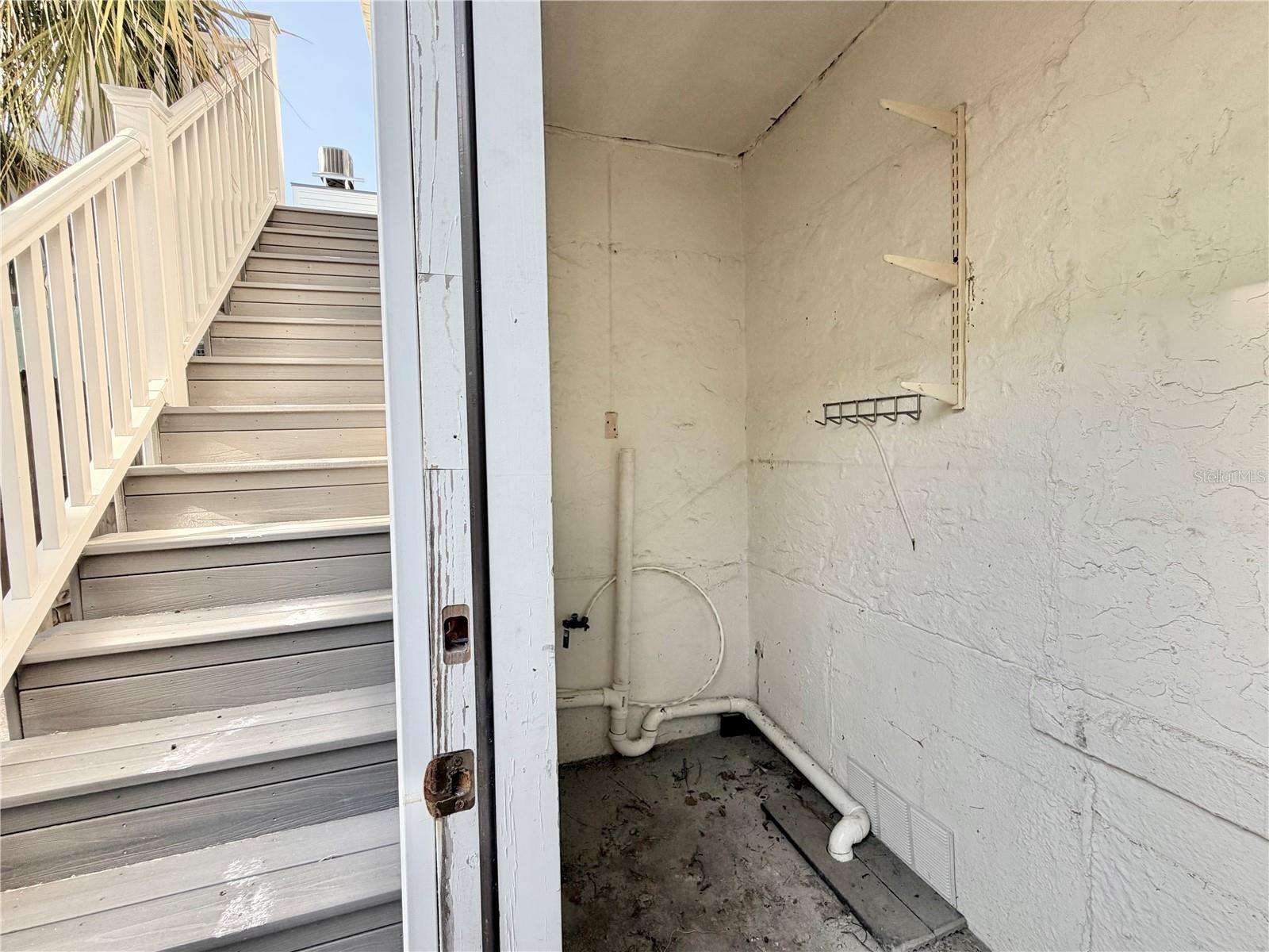 664 MANDALAY AVE, CLEARWATER BEACH, FL, 33767