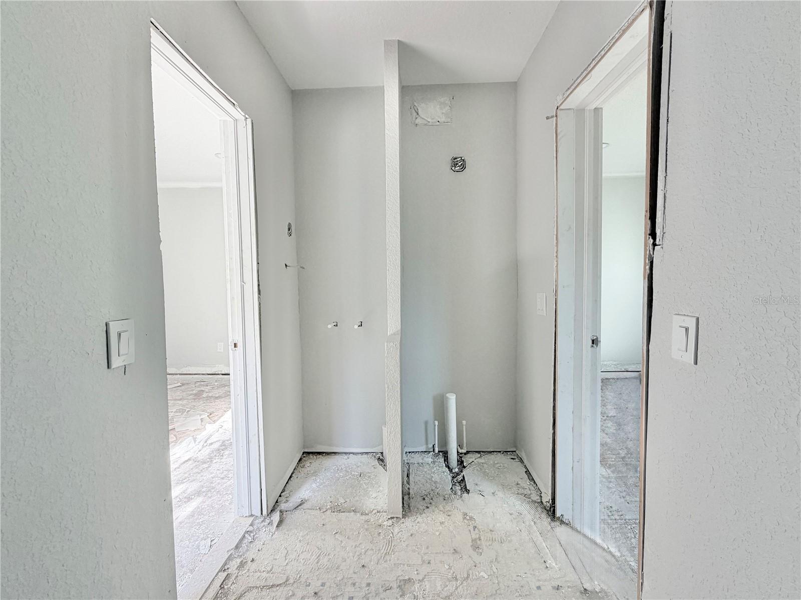 664 MANDALAY AVE, CLEARWATER BEACH, FL, 33767