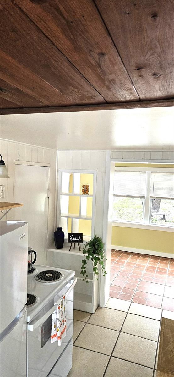 2417 3RD AVE N, ST PETERSBURG, FL, 33713