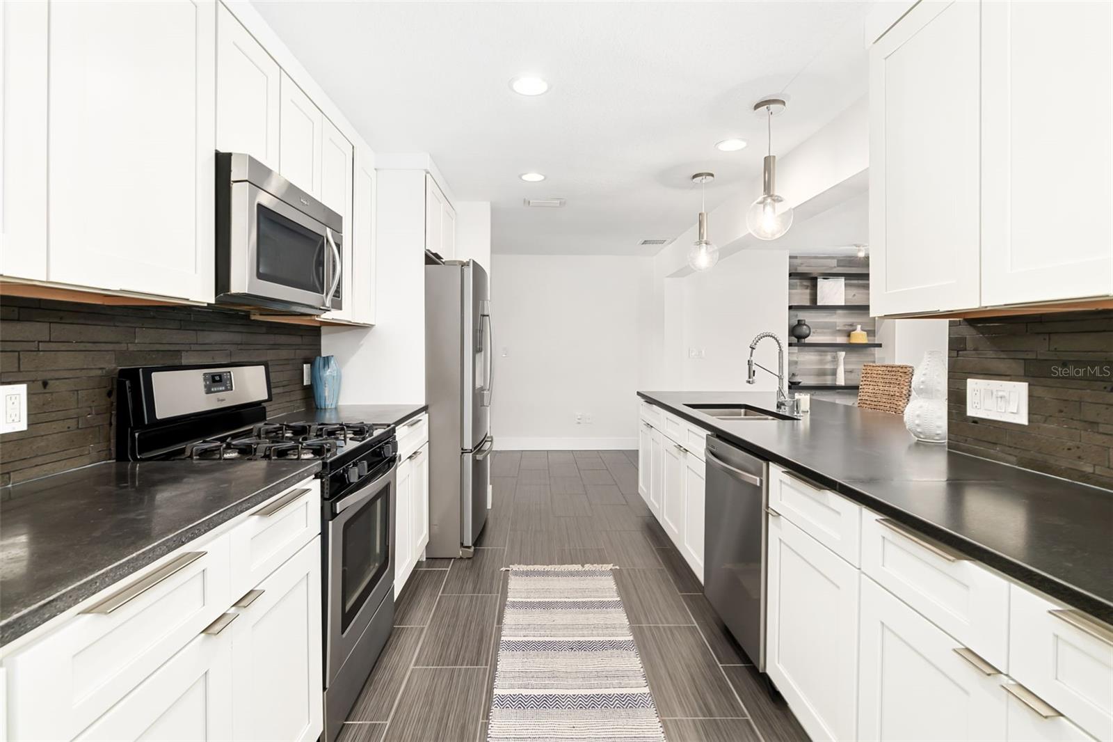 4462 39TH ST S, ST PETERSBURG, FL, 33711