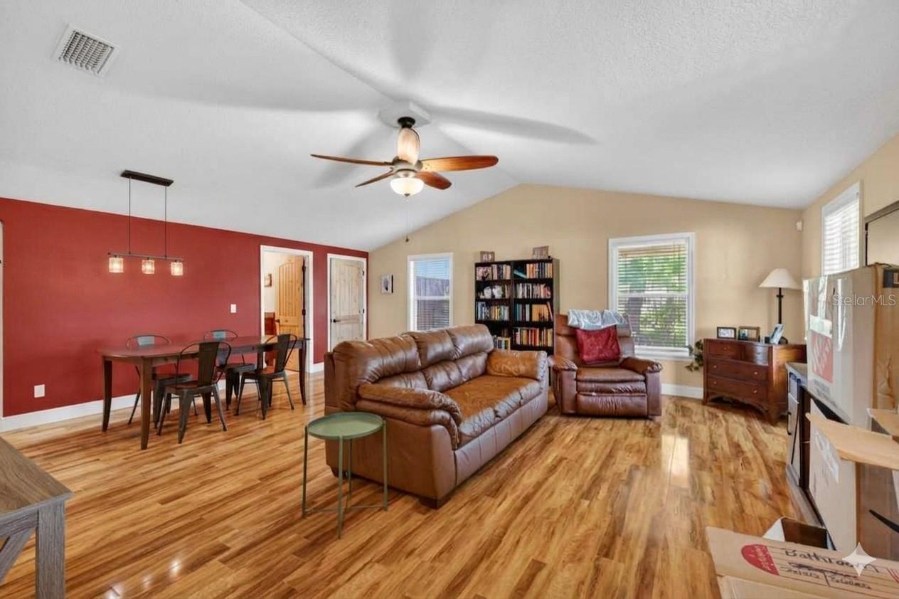 5713 LAKE ST, MOUNT DORA, FL, 32757