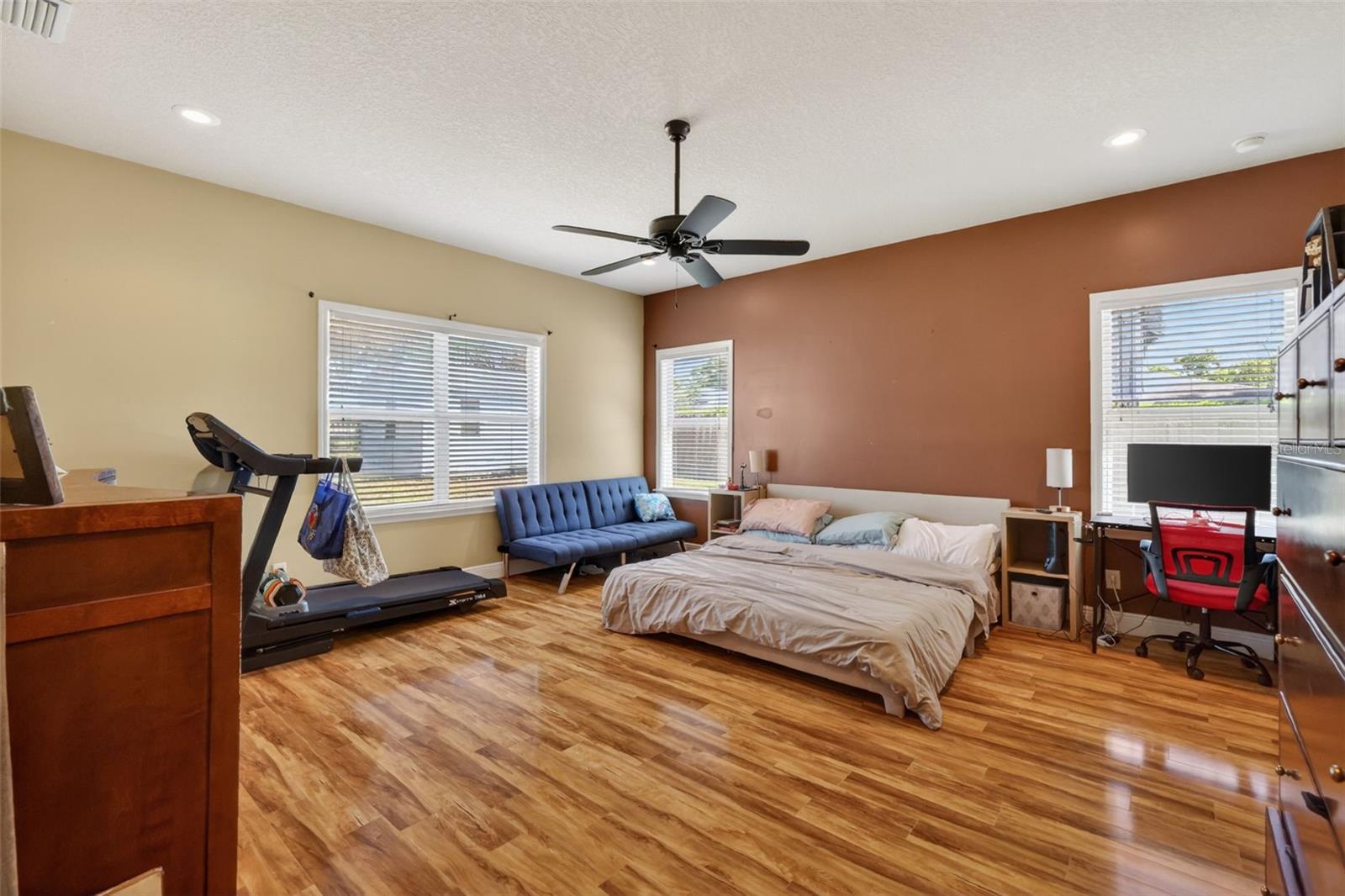 5713 LAKE ST, MOUNT DORA, FL, 32757