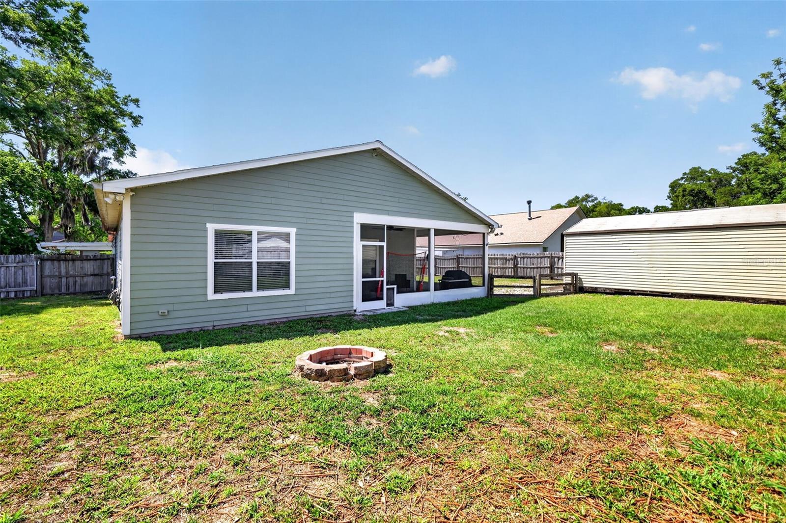 5713 LAKE ST, MOUNT DORA, FL, 32757